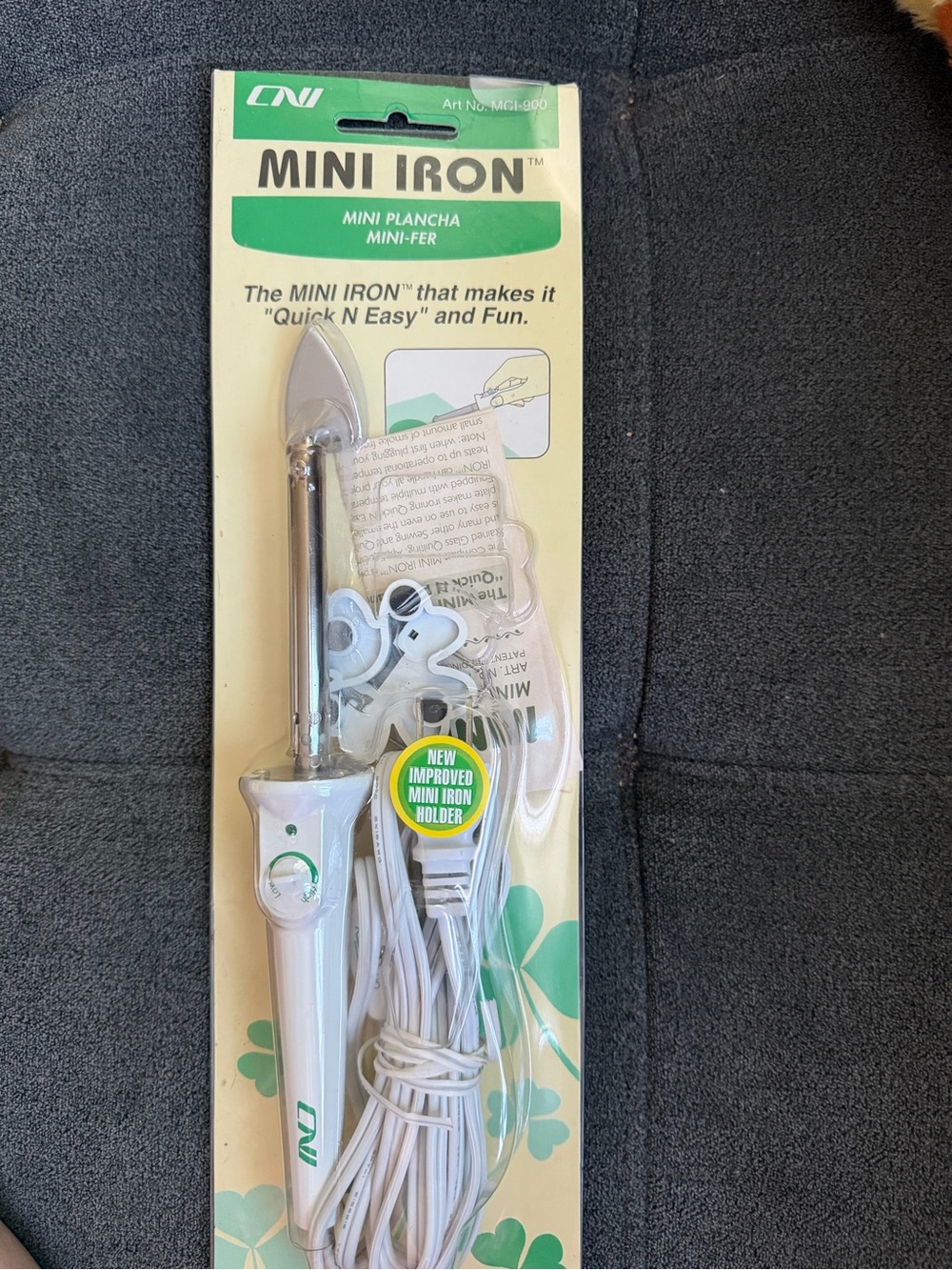 Mini Iron with Holder - White and Silver